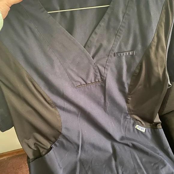 Scrubs - Picture 1 of 2